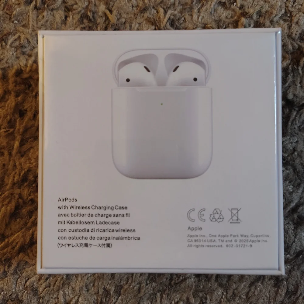 Apple Wireless Earbuds - White